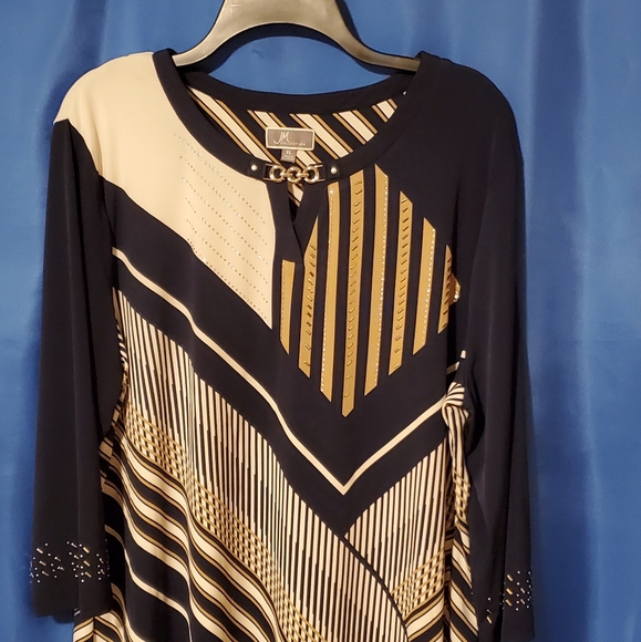 XL Women's Long Tunic top. - Picture 1 of 6